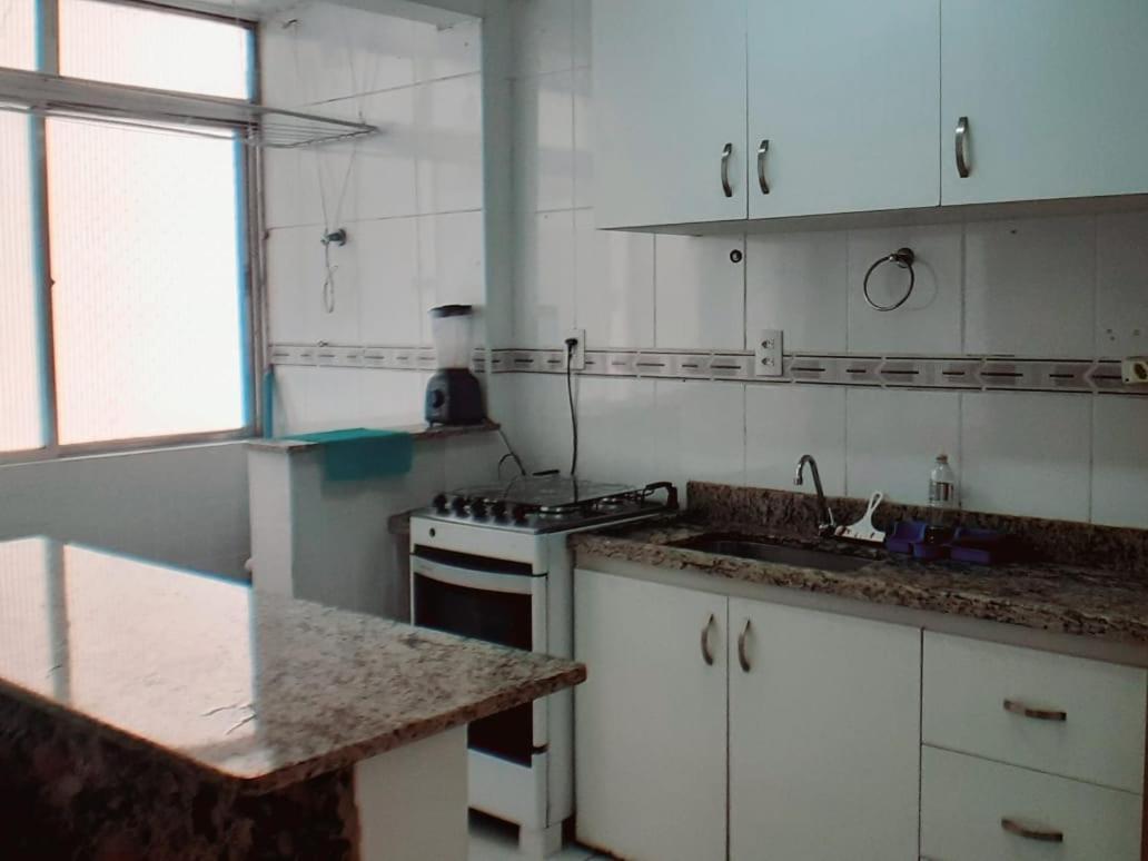 Apartamento Vento E Mar - 2 Quartos Com Sacada Na Quadra Da Praia Do Gonzaga サントス エクステリア 写真