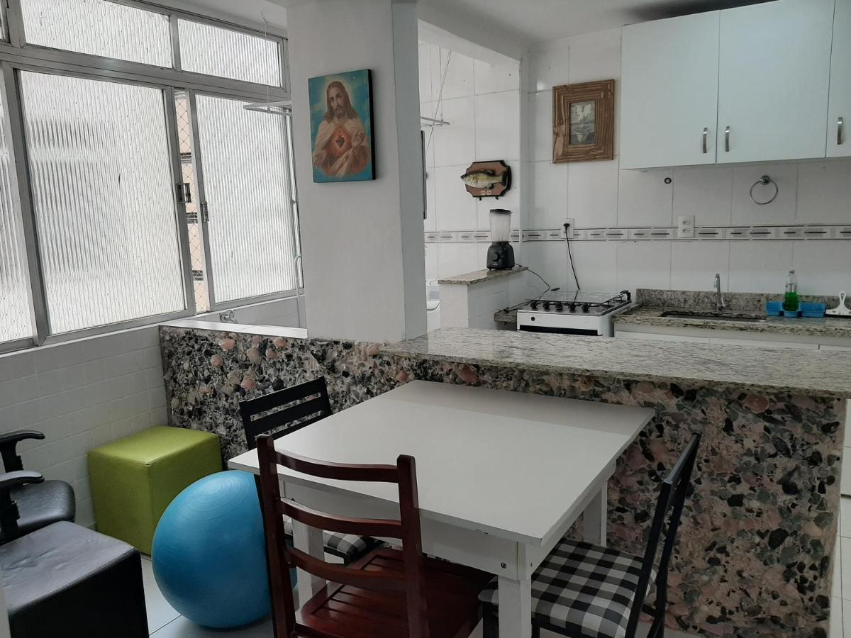 Apartamento Vento E Mar - 2 Quartos Com Sacada Na Quadra Da Praia Do Gonzaga サントス エクステリア 写真
